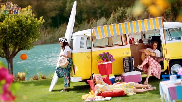 Flo 2018 ilkbahar ve Yaz Reklamı Bir Arada Uzun (2 Flo Reklamı Uzun Versiyon)